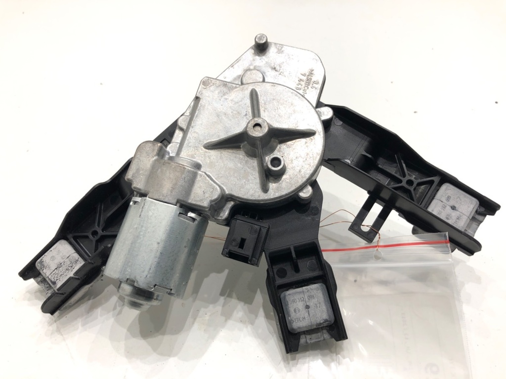 [STARK-841029] Motor de limpiaparabrisas trasero PEUGEOT 308 II 1.2 THP 130 2013-2021