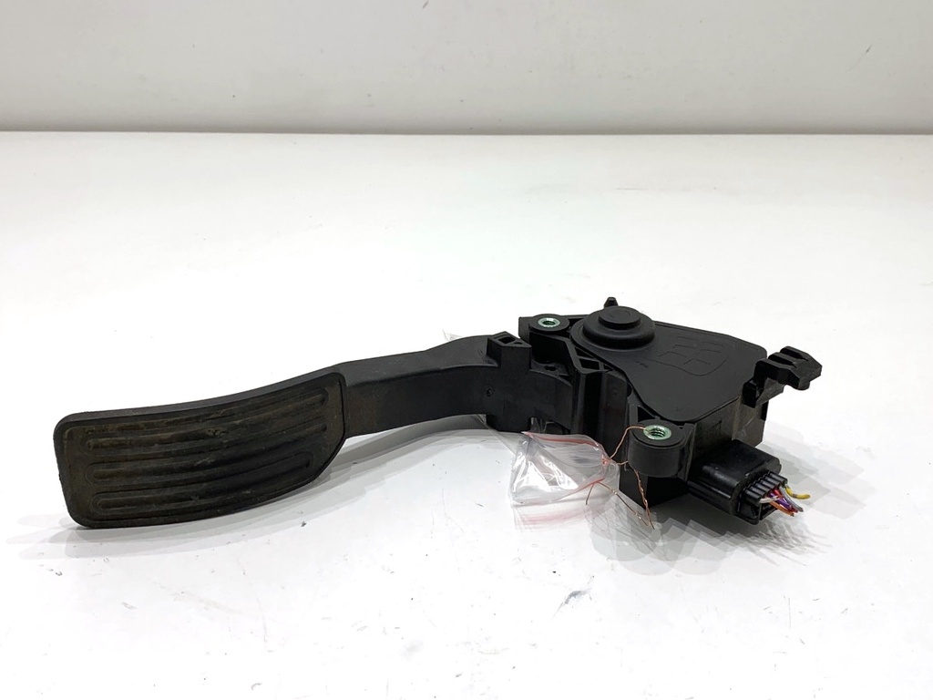[STARK-891290] Pedal de acelerador Nissan Juke (F15)