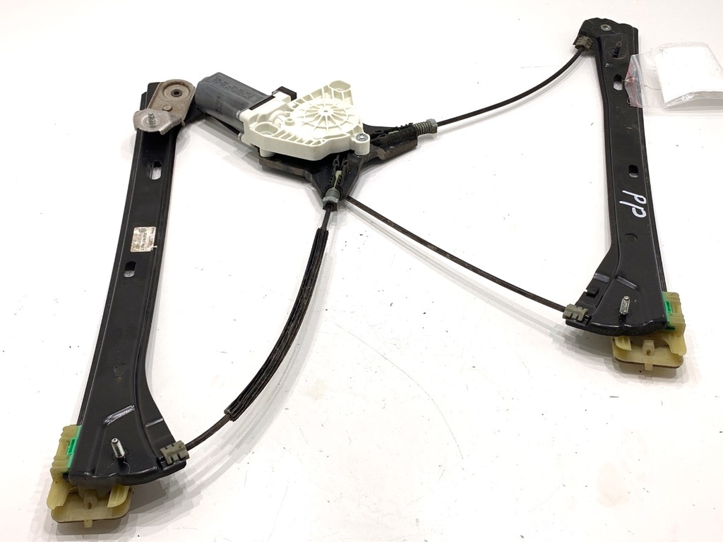 [STARK-907778] Elevalunas delantero derecho VW Passat B8