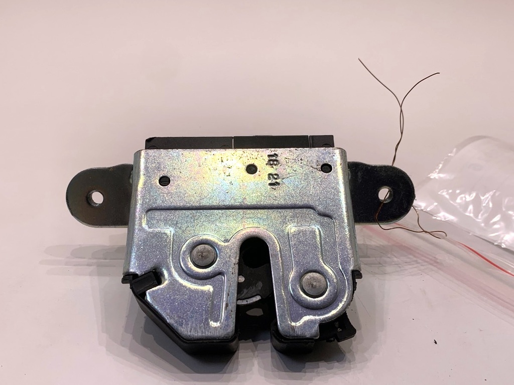 [STARK-908916] Cerradura de portón trasero Opel Astra K (B16)