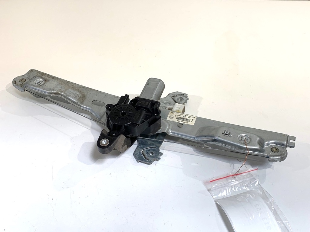 [STARK-913252] Elevalunas trasero izquierdo Nissan Qashqai II