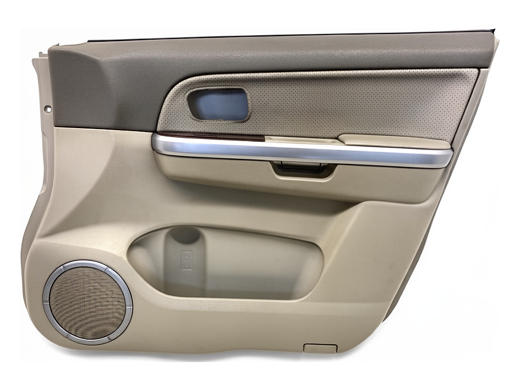 [STARK-931275] Panel de puerta delantero derecho Suzuki Grand Vitara II
