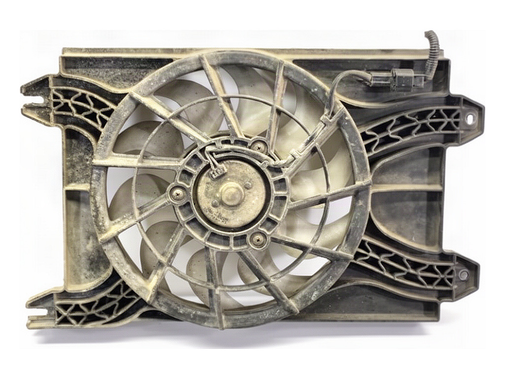 [STARK-940679] Electroventilador de aire acondicionado Mitsubishi Pajero Pinin I