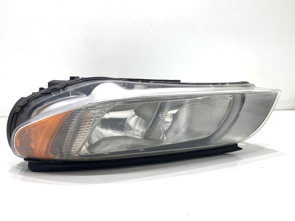 [STARK-834325] Faros delanteros izquierdos VOLVO V70 III 2.5 T 2007-2009