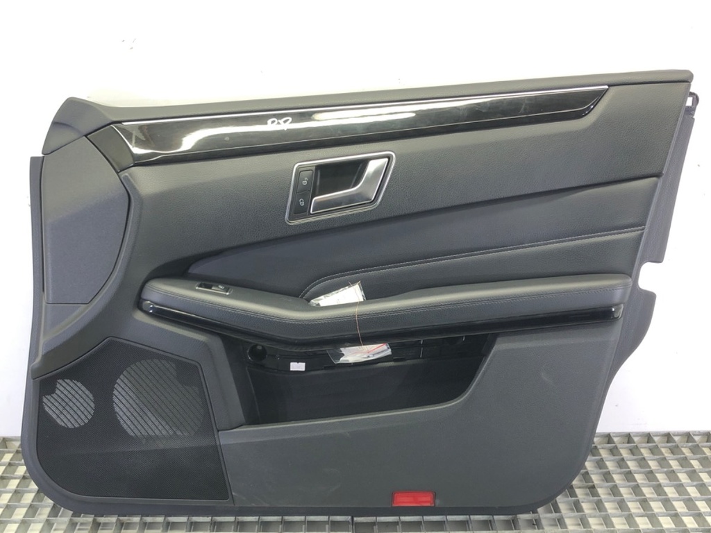 [STARK-572755] Panel de puerta delantero derecho Mercedes-Benz Clase E (W212) 2009-2016