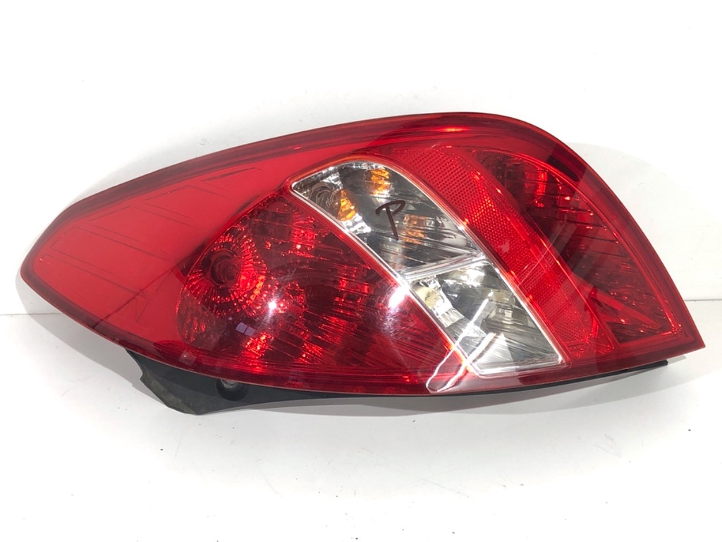 [STARK-746670] Piloto trasero derecho HYUNDAI i20 I (PB, PBT) 2008-2022