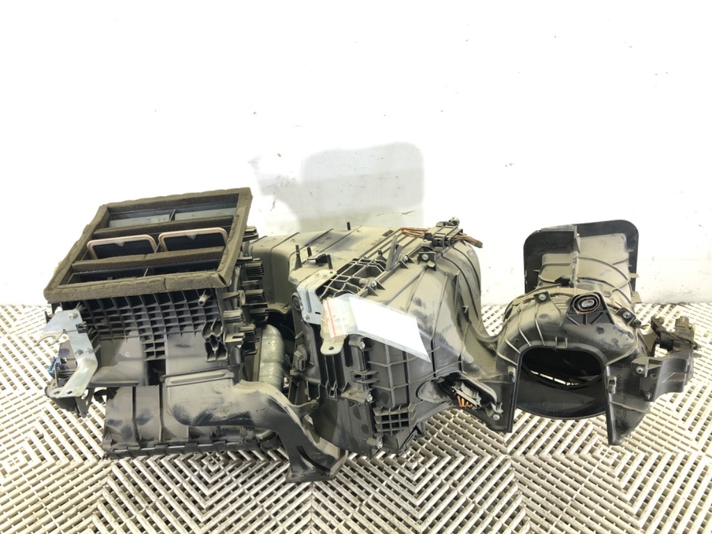 [STARK-663269] Calefactor VW Transporter V Autobus (7HB, 7HJ, 7EB, 7EJ) 2.0 TDI 84 kW 114 CV 2011-2015