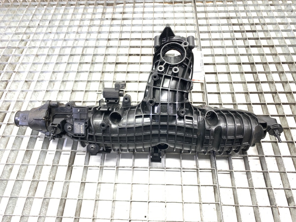 [STARK-860129] Colector de admisión VOLVO V40 liftback (525, 526) 2012-2022 D2 88kW 120CV