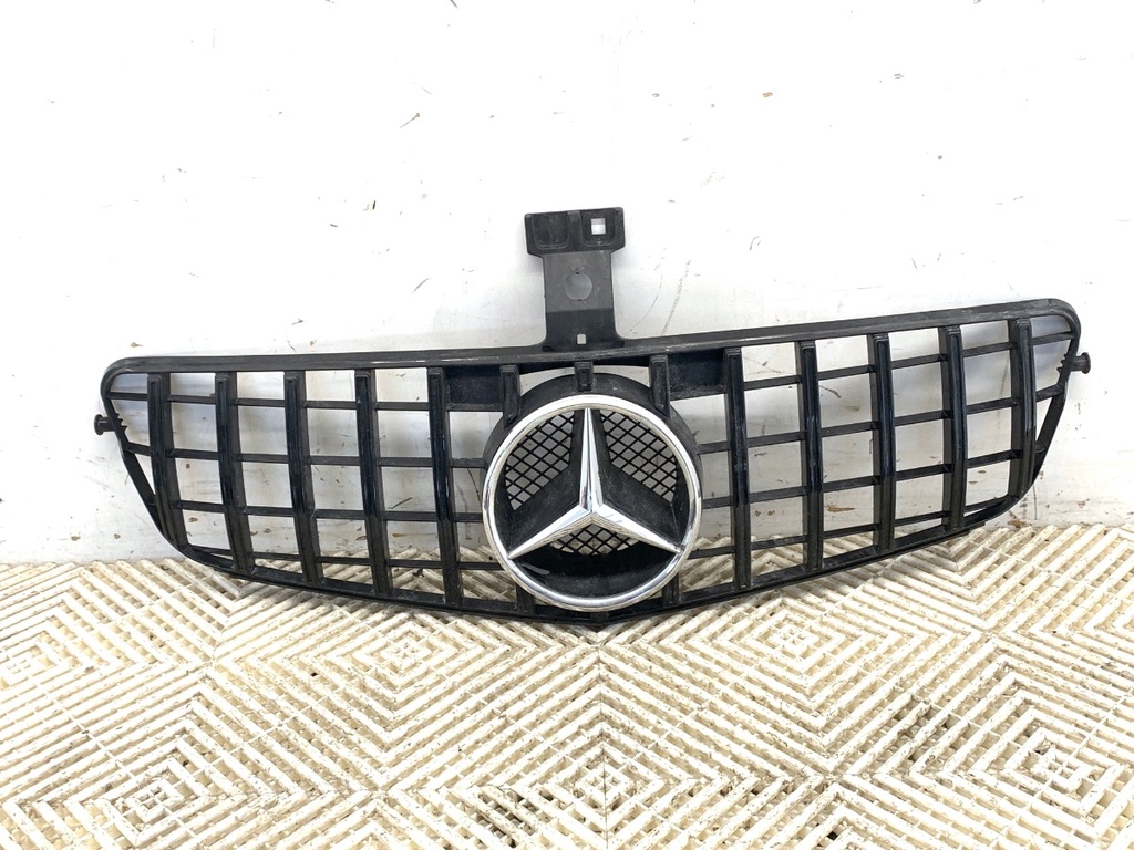 [STARK-734141] Rejilla de parachoques Mercedes-Benz Clase C T-Model (S204) 2007-2014