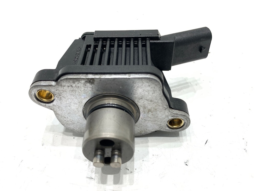 [STARK-817651] Sensor de distribución variable VW Golf VII Variant 1.5 TSI 96 kW 04E906048A
