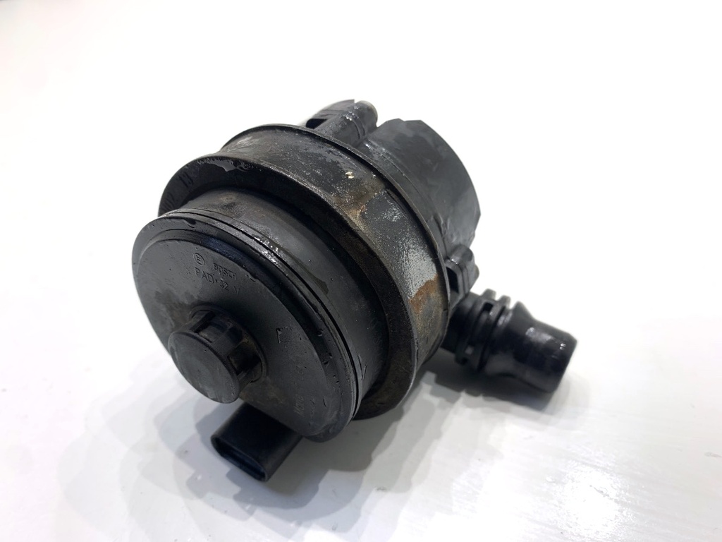 [STARK-828088] Bomba de agua adicional BMW 3 Gran Turismo (F34) 320i 135 kW 2016-2022