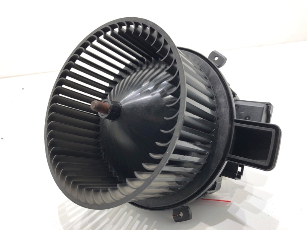 [STARK-832466] Ventilador de admisión Audi Q8 (4MN) 2018-2022