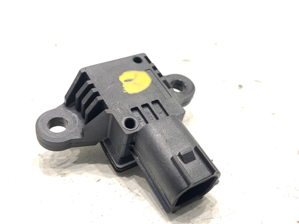 [STARK-856099] Sensor de impacto Volvo V40 liftback (525, 526) 2012-2022