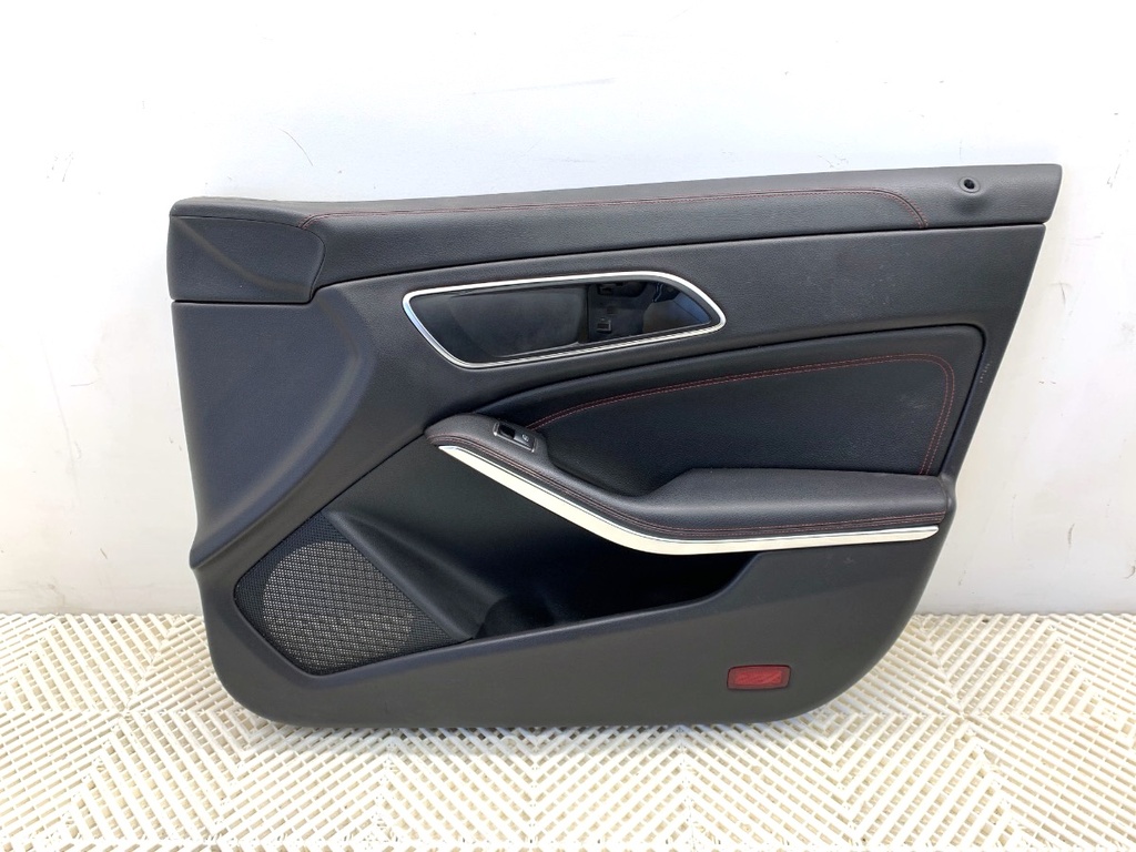 [STARK-860380] Panel de puerta delantero derecho Mercedes-Benz CLA Coupe (C117) 2013-2019