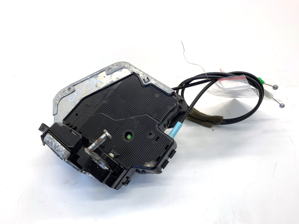 [STARK-863692] Cerradura de puerta trasera derecha LEXUS IS III (_E3_) 2013-2022