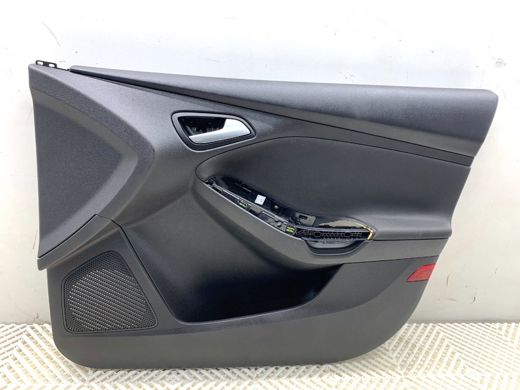 [STARK-866312] Panel de puerta delantera derecha Ford Focus III Turnier 2010-2022