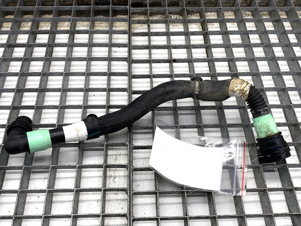 [STARK-879470] Drenaje de agua TESLA MODEL Y (5YJY) 2019-2022