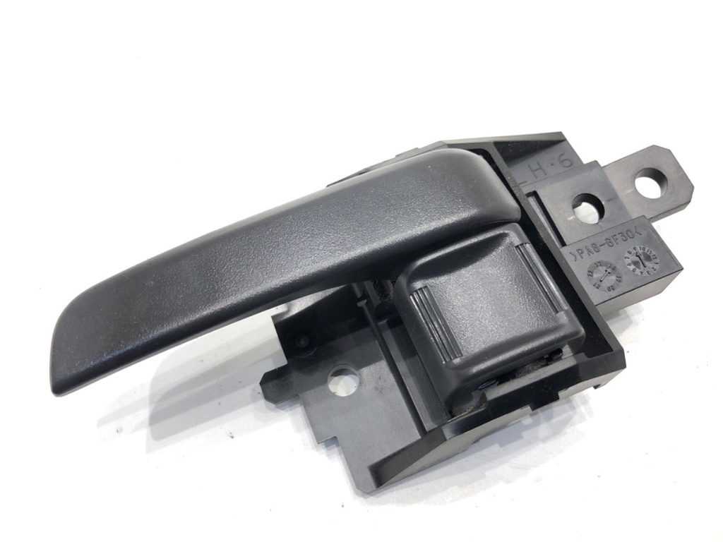 [STARK-880553] Manilla interior de puerta trasera izquierda Mitsubishi Eclipse Cross (GK_) 1.5 T-Mivec 2017-2022