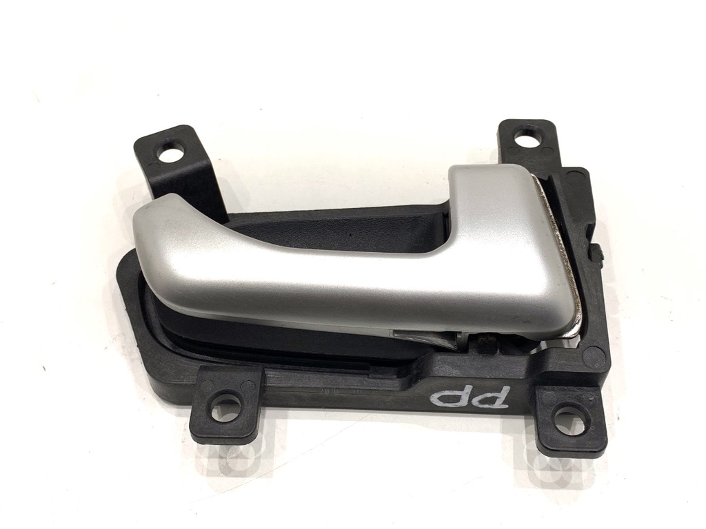 [STARK-881024] Maneta interior de puerta delantera derecha KIA Sportage III (SL) 1.7 CRDi 85 kW