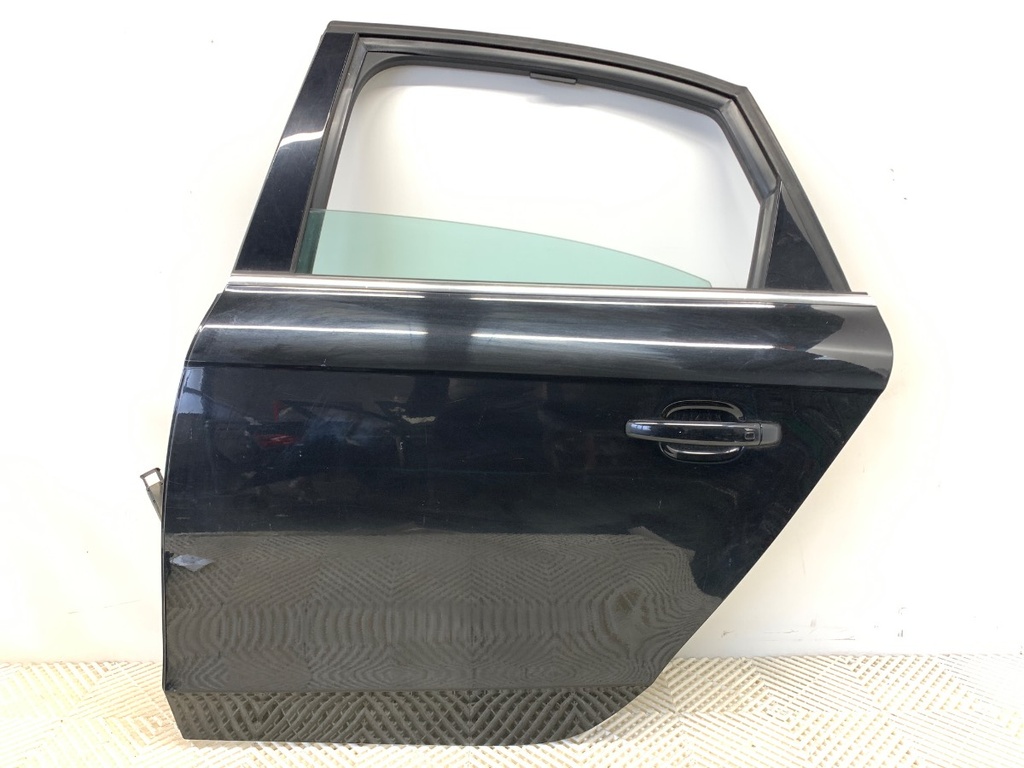 [STARK-875648] Puerta trasera izquierda Audi A4 B8 (8K2) 2007-2015