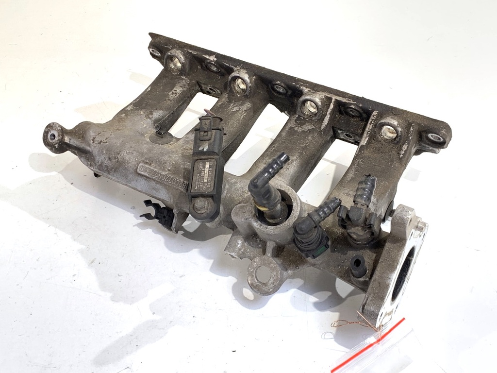 [STARK-883689] Colector de admisión Renault Clio III (BR0/1, CR0/1) 1.2 16V 74 kW (101 CV) 2007-2014