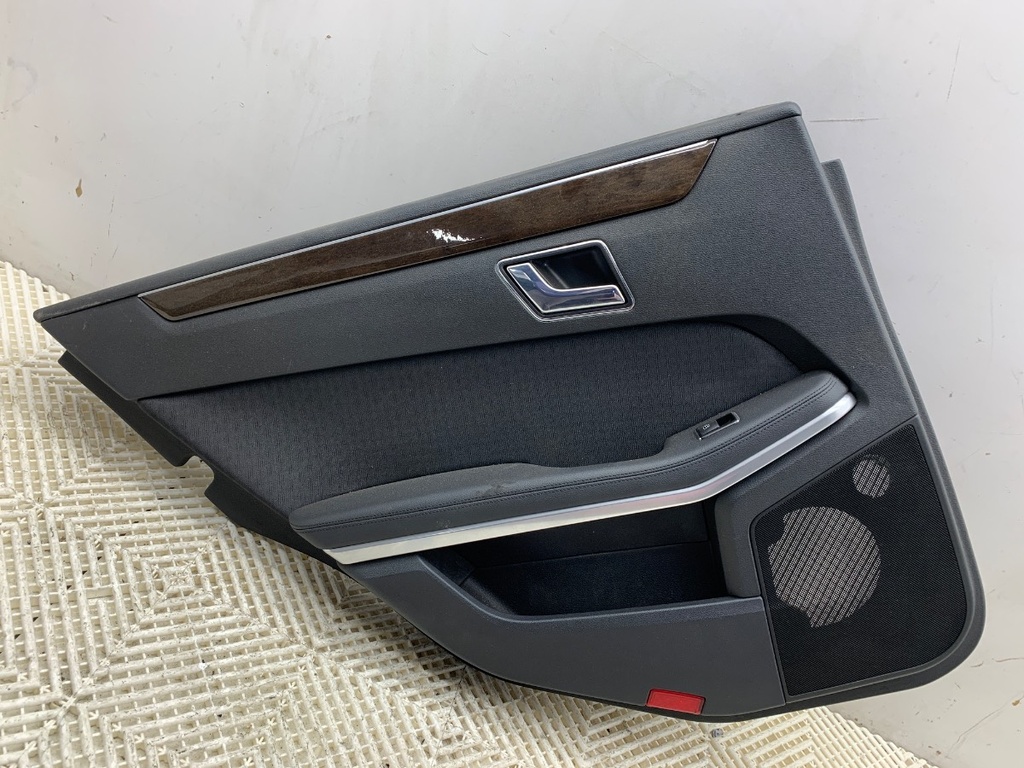 [STARK-889446] Panel de puerta trasera izquierdo MERCEDES-BENZ CLASE E (W212) 2009-2016