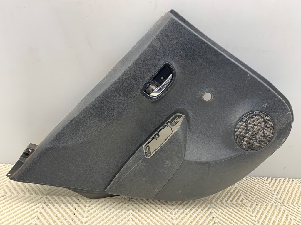 [STARK-889530] Panel de puerta trasera izquierda Toyota Yaris P13 2010-2022