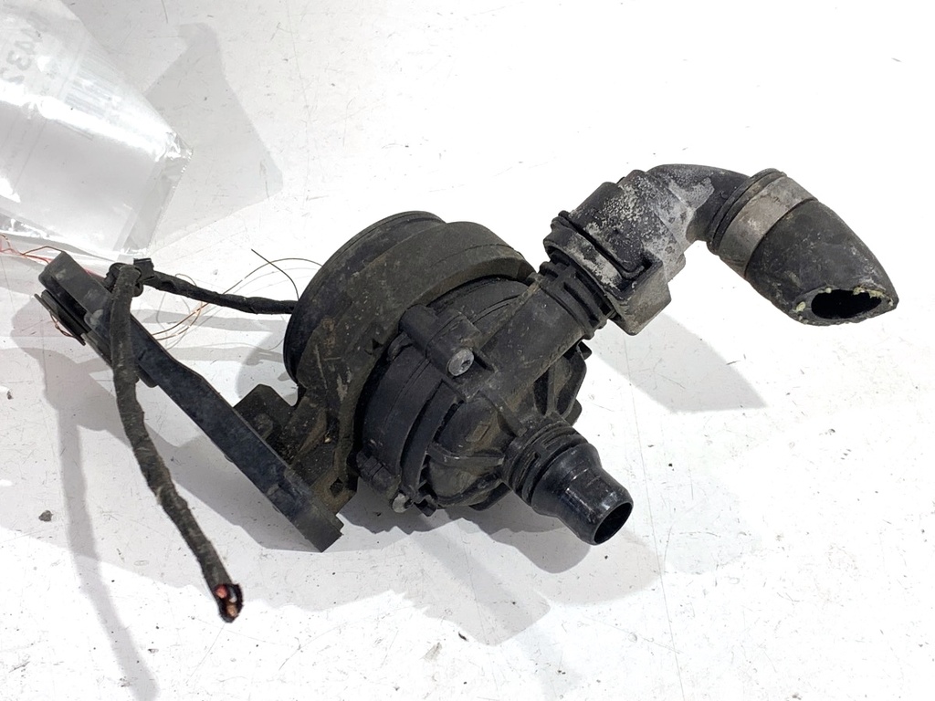 [STARK-894432] Bomba de agua adicional BMW Serie 5 (G30, F90) 520d xDrive 2016-2022