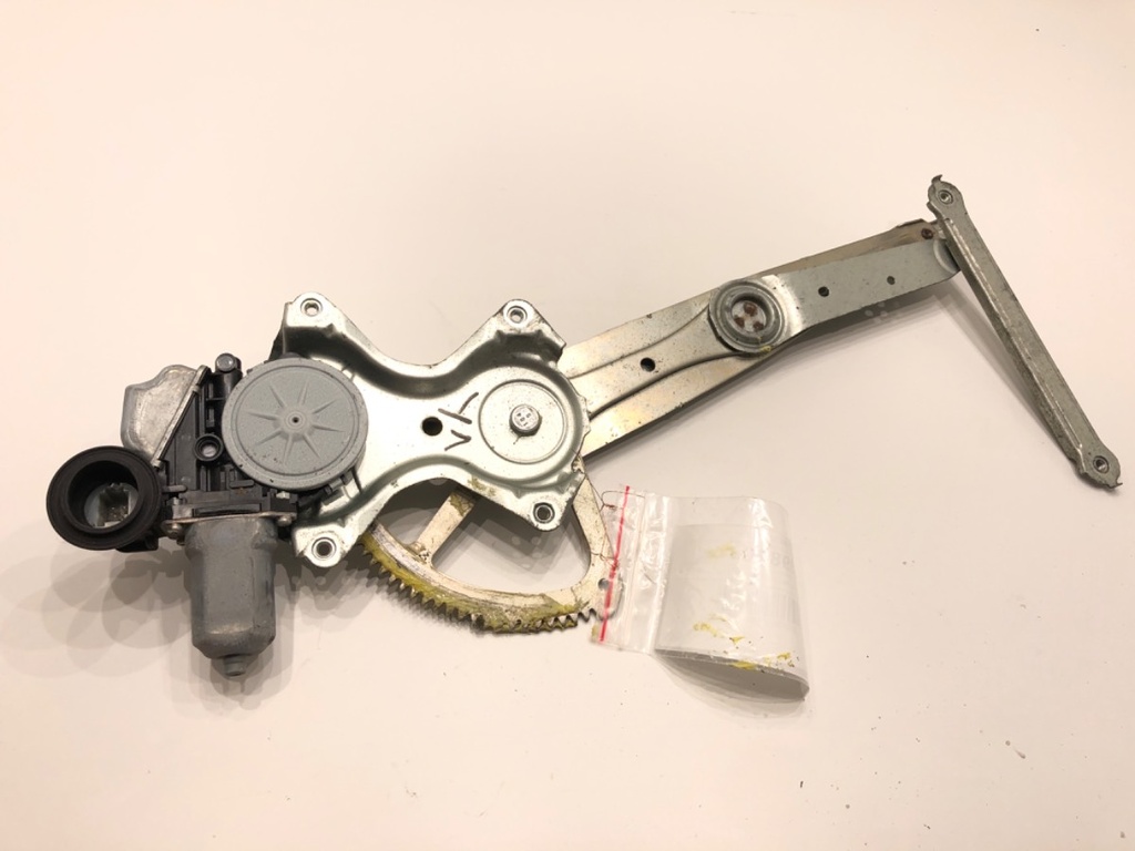 [STARK-898403] Elevalunas trasero izquierdo Lexus RX (_L1_) 2008-2015