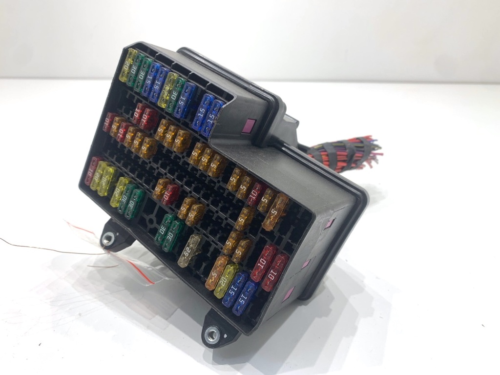 [STARK-899180] Caja de fusibles VW Phaeton (3D1, 3D2, 3D3, 3D4, 3D6, 3D7, 3D8, 3D9) 2002-2016