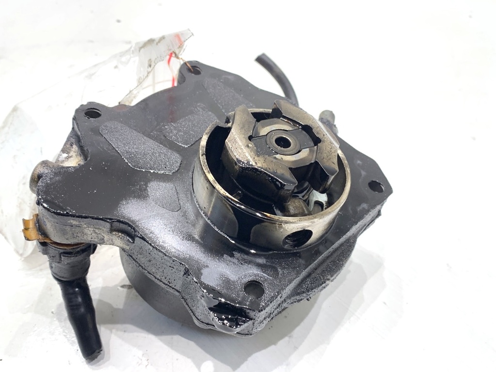 [STARK-903234] Bomba de vacío OPEL VECTRA C Kombi (Z02) 1.9 CDTI 110 kW