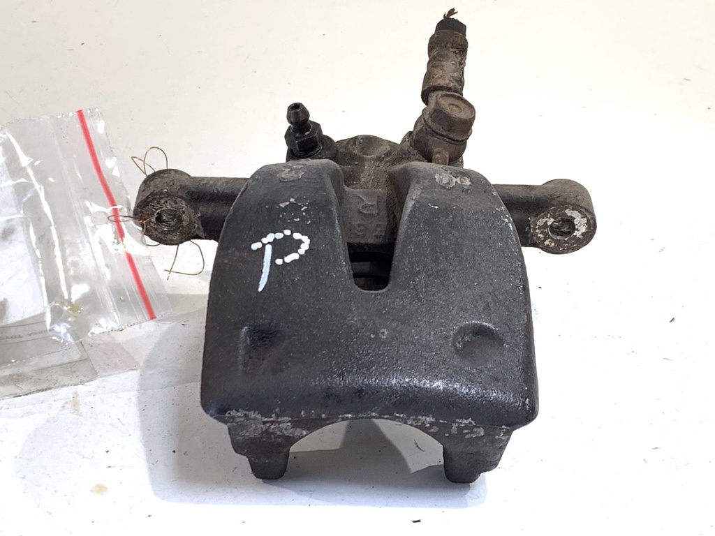 [STARK-903735] Pinza de freno trasera derecha Toyota Avensis T25 2003-2008