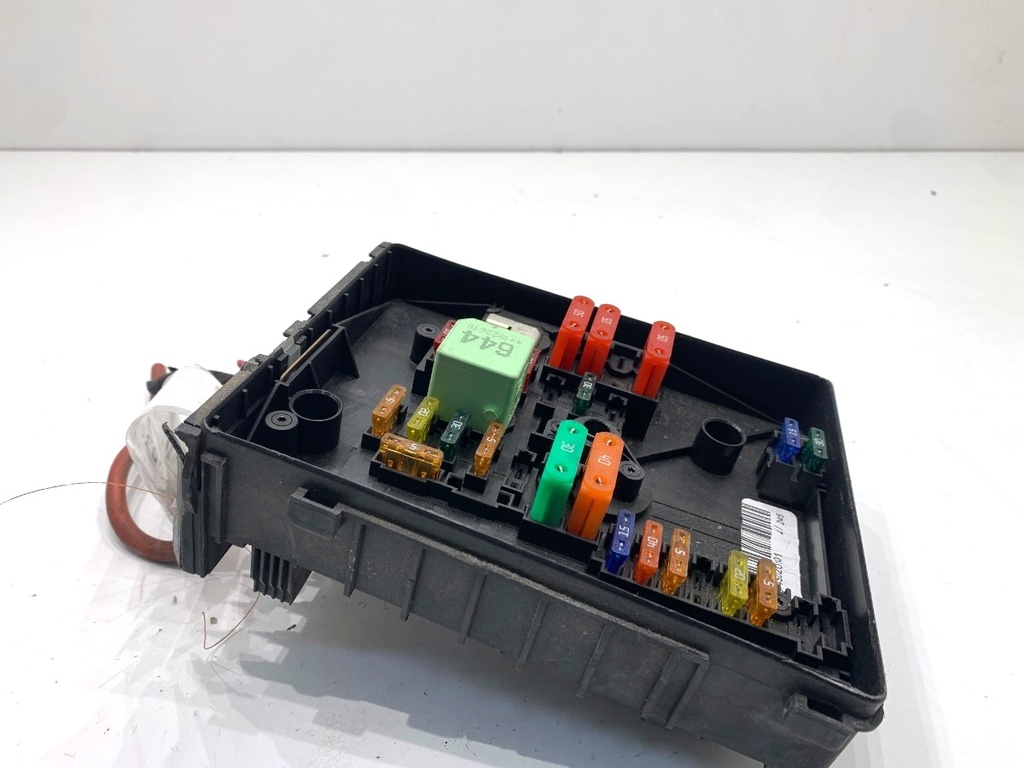 [STARK-903972] Caja de fusibles VW Golf VI Variant (AJ5) 1.6 TDI 77 kW 2009-2013