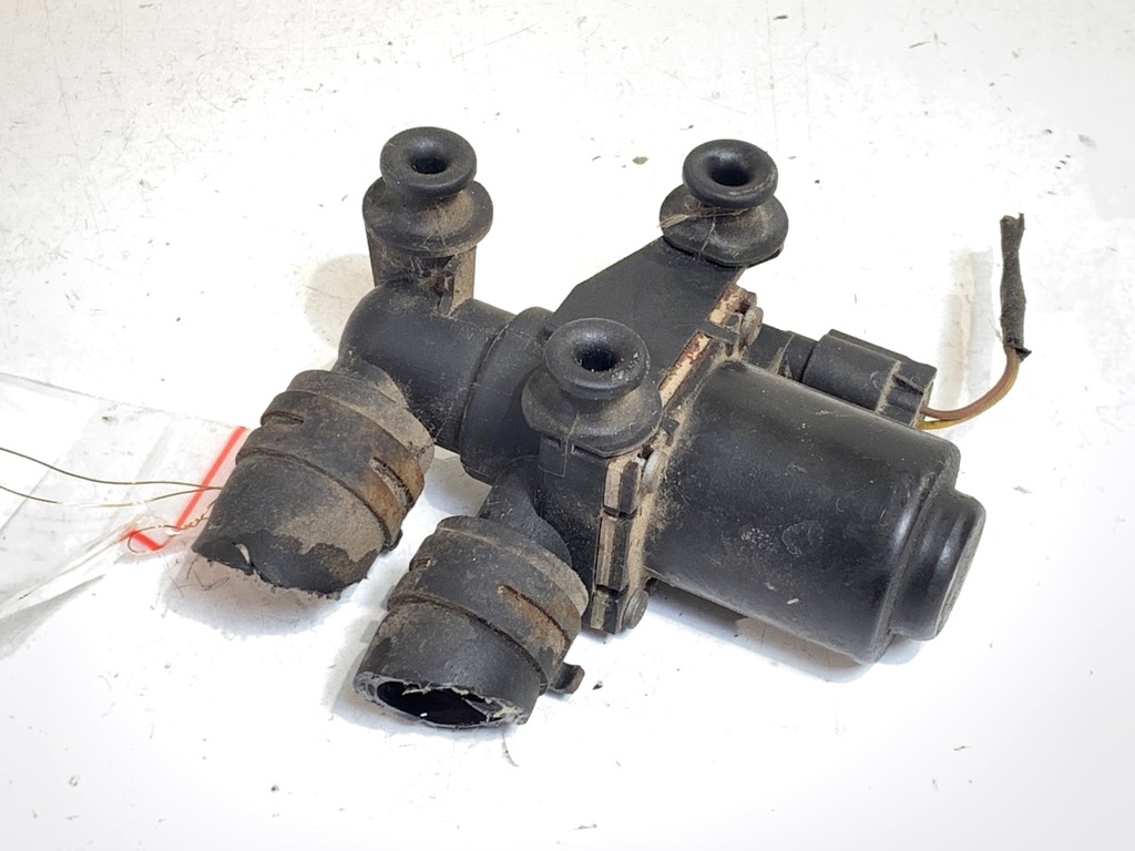 [STARK-904748] Válvula solenoide de agua BMW Serie 5 (E60) 520i 125 kW (170 CV) 2003-2010