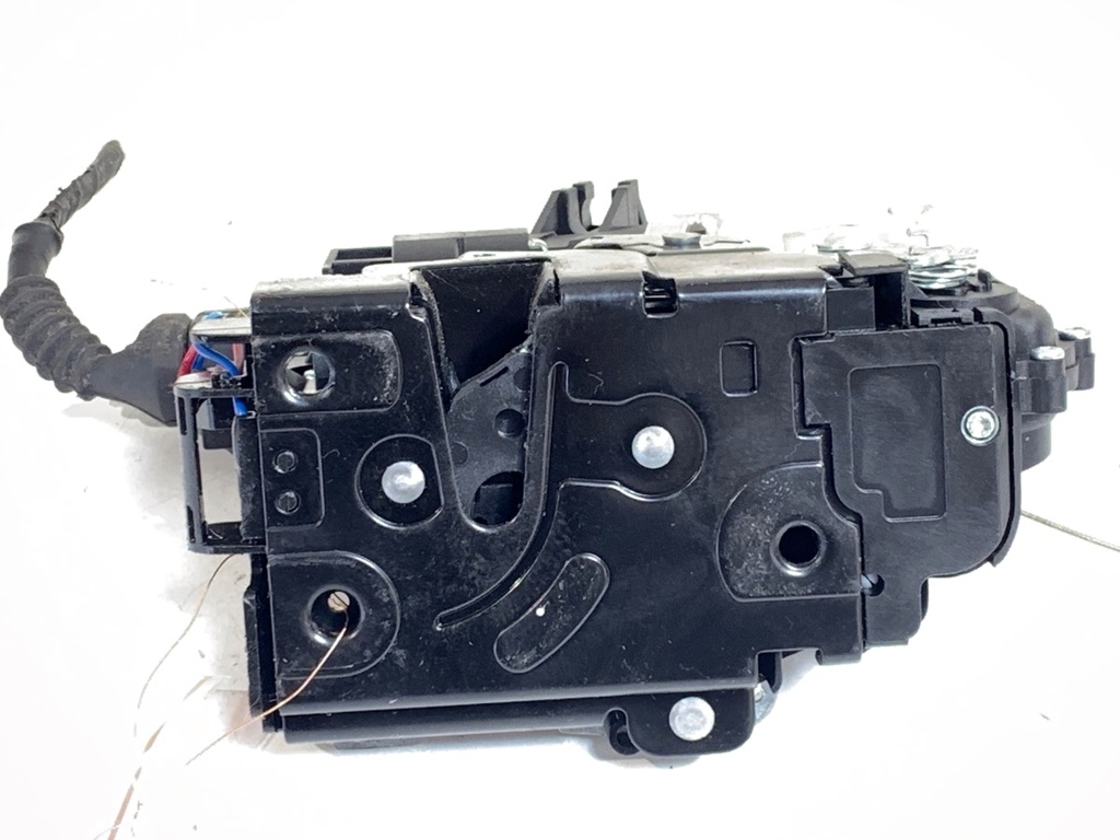 [STARK-905094] Cerradura de puerta delantera derecha VW Passat B5.5 (3B3) 2000-2005
