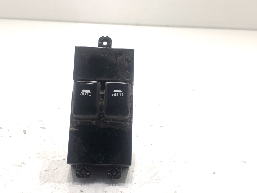 [STARK-907590] Interruptor de elevalunas KIA CEE'D Sportswagon (JD) 2012-2018