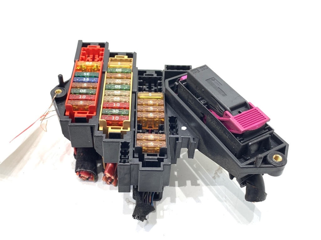 [STARK-913160] Caja de fusibles Audi Q7 (4LB) 2006-2016 3.0 TDI quattro 240 CV