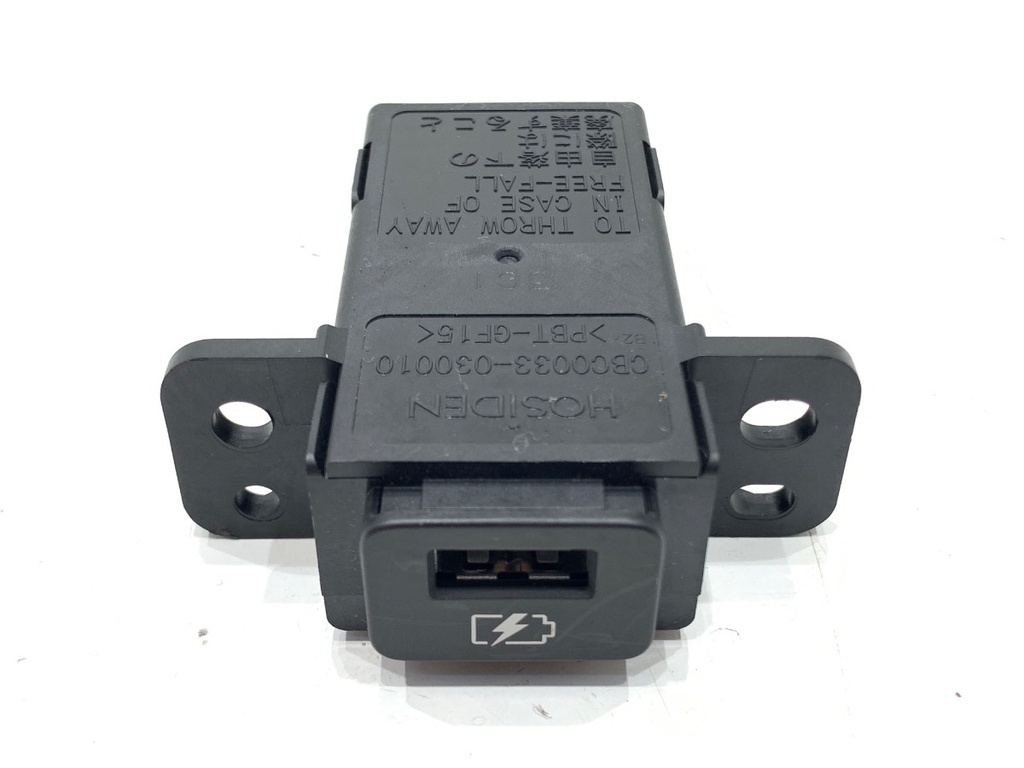 [STARK-922214] Puerto USB Nissan Juke (F16) 2019-2022