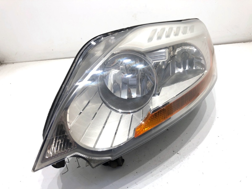 [STARK-736072] Faros delanteros izquierdos Ford Kuga I 2008-2012