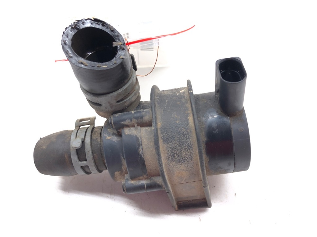 [STARK-494406] Bomba de agua adicional VW Golf VI (5K1) 1.2 TSI 77 kW 2008-2012