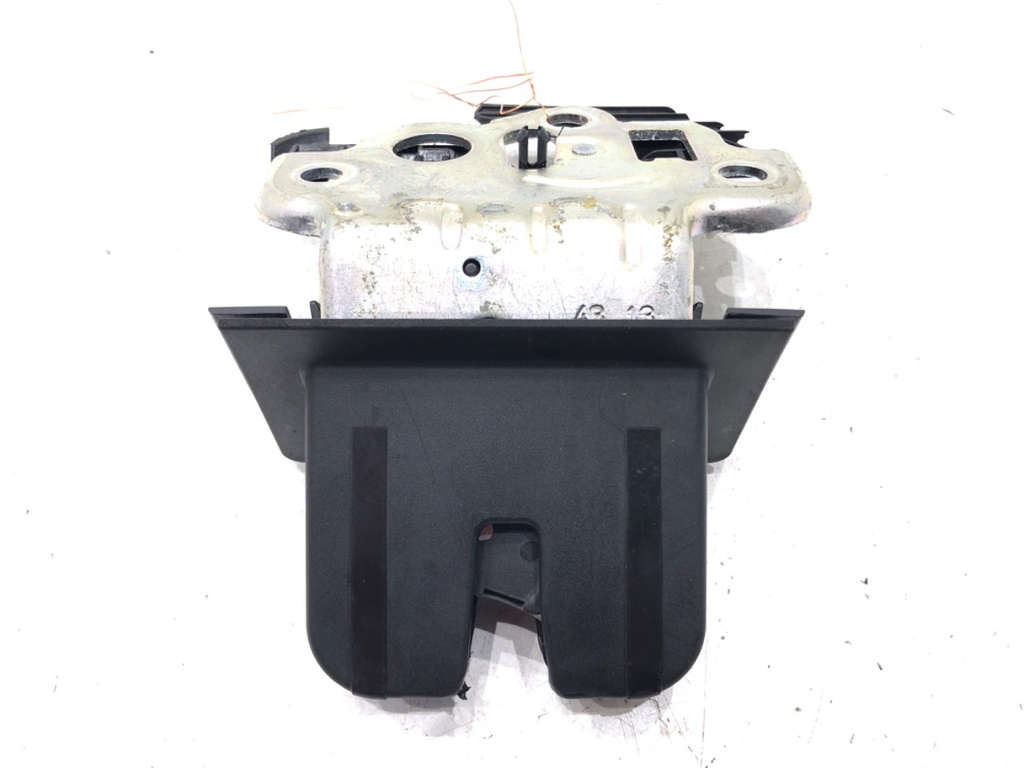 [STARK-640011] Cierre de portón trasero SKODA RAPID (NH3, NK3, NK6) 2012-2022