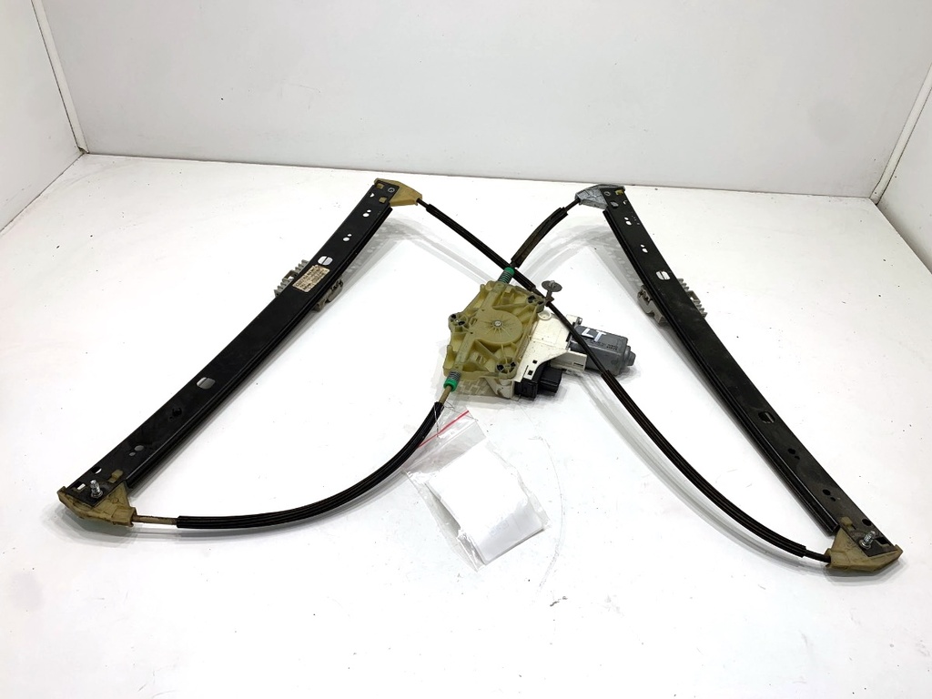 [STARK-911414] Elevalunas trasero izquierdo AUDI Q7 (4LB) 2006-2016