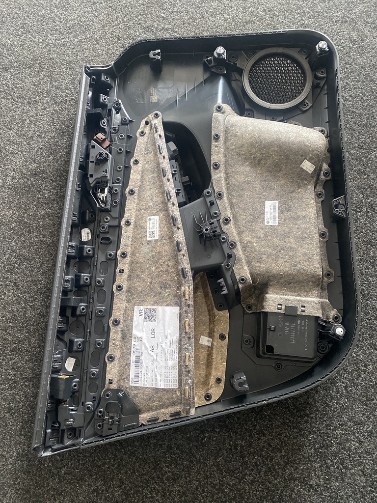 [EPE-102530] Panel interior de puerta delantera derecha VW Golf