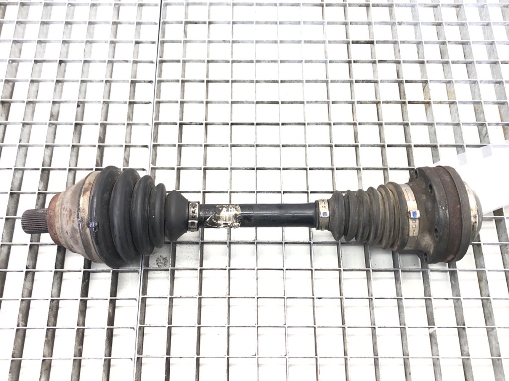 [STARK-525613] Semieje delantero izquierdo VW CC B7 (358) 2.0 TFSI 147 kW 2011-2016