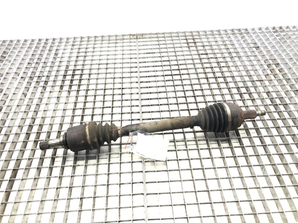 [STARK-531553] Semieje delantero izquierdo Renault Laguna III (BT0/1) 2.0 16V 103 kW 2007-2012
