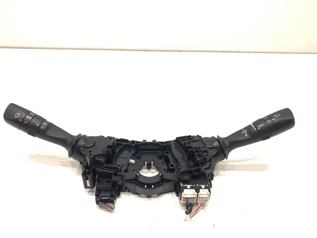 [STARK-825125] Conjunto de mandos Toyota RAV4 IV 2.5 Hybrid 4WD 2015-2018