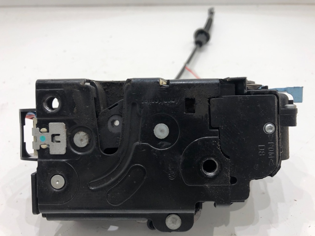 [STARK-747055] Cerradura de puerta delantera derecha SKODA OCTAVIA II Combi (1Z5) 2004-2013