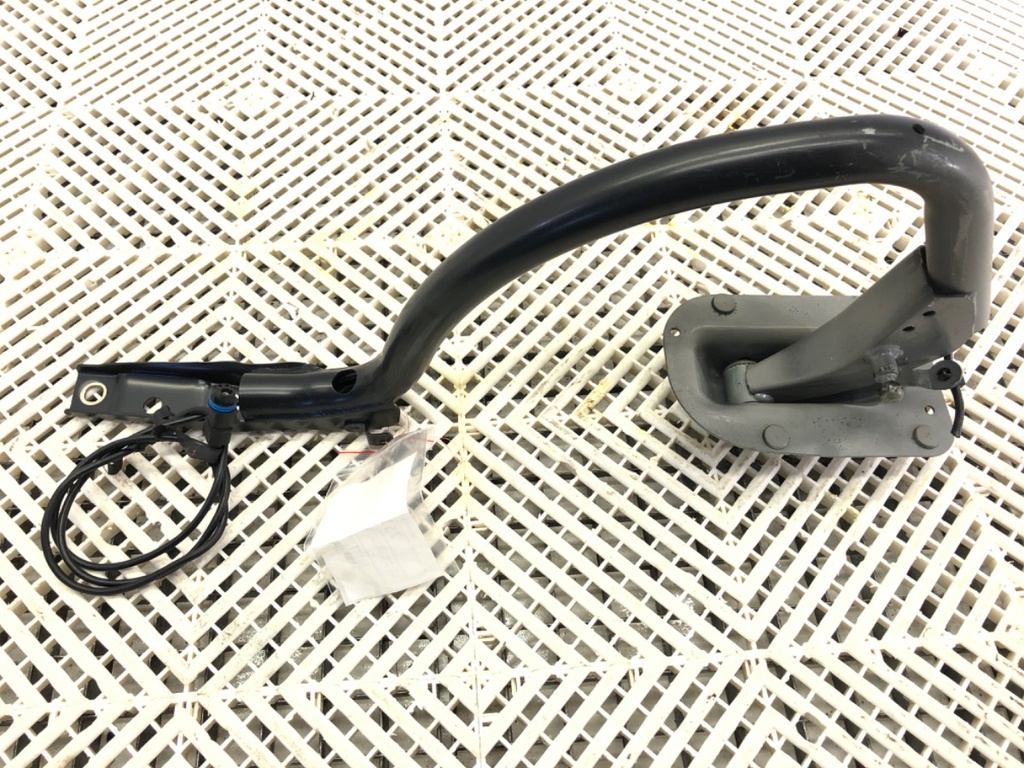 [STARK-751017] Bisagra de portón trasero izquierda BMW Serie 7 (F01, F02, F03, F04) 2008-2015