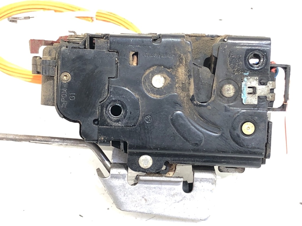 [STARK-755013] Cerradura de puerta delantera izquierda Audi A3 (8P1) 2.0 FSI 110 kW 2003-2013