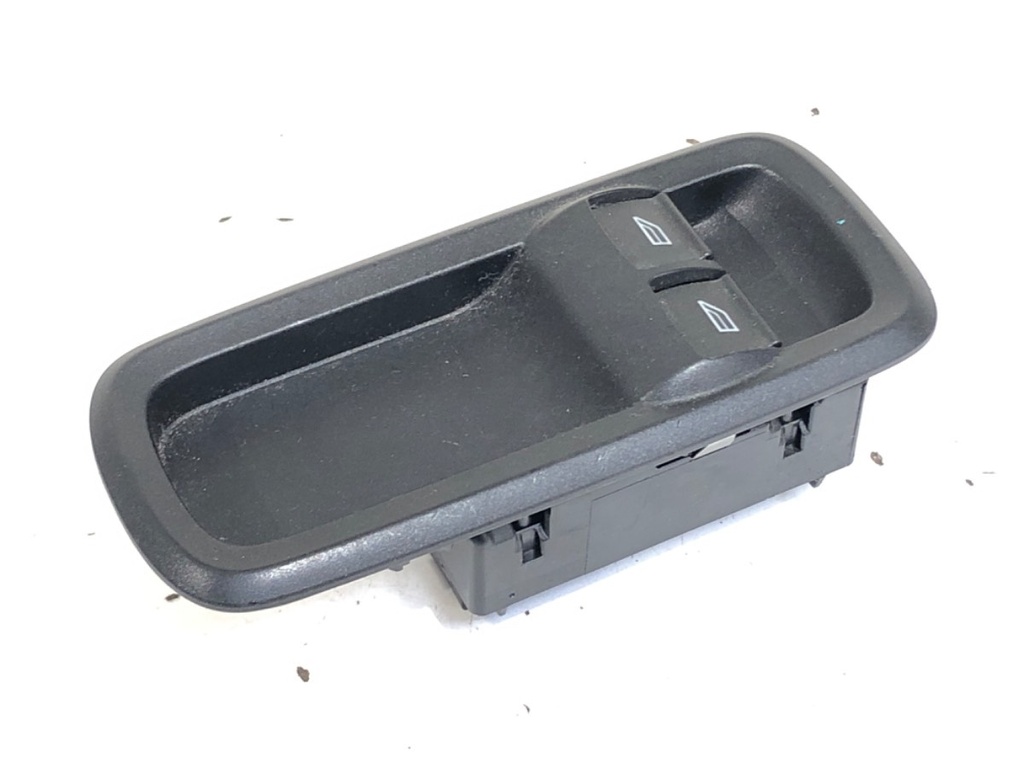 [STARK-755567] Interruptor de elevalunas Ford Fiesta VI (CB1, CCN) 2008-2022